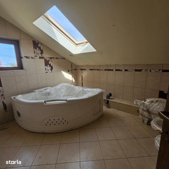 Spațiu comercial, de 150 mp, în Lunca