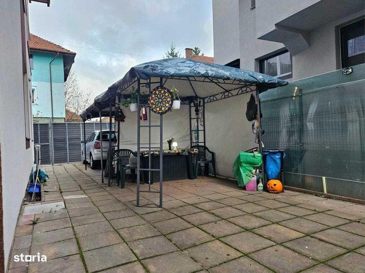 Apartament cu 3 camere decomandat în Tractorul