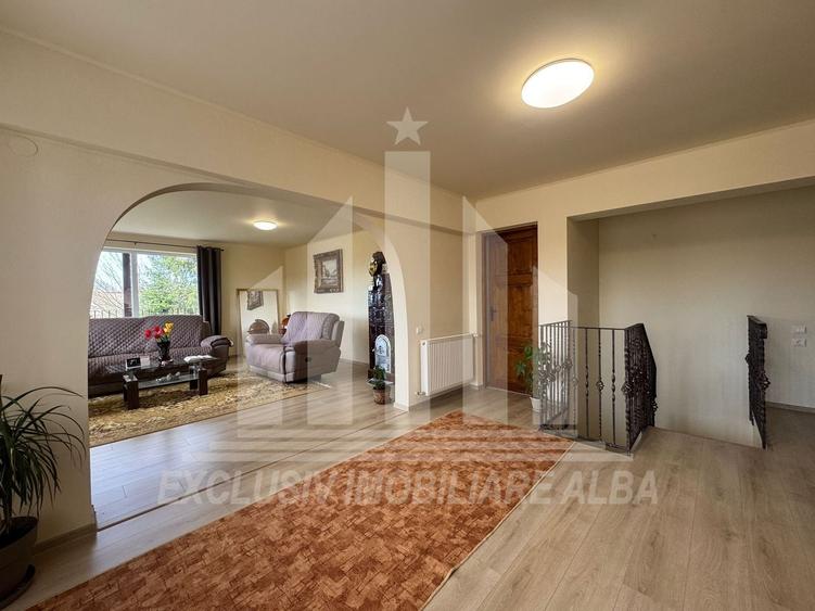Casă individuală cu 4 camere cu Canalizare în Sud