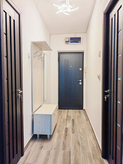 Apartament cu 2 camere semidecomandat, mobilat în Libertății