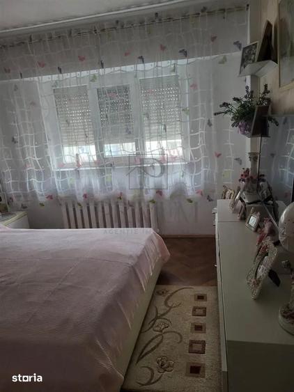 Apartament cu 4 camere decomandat în Telegrafului