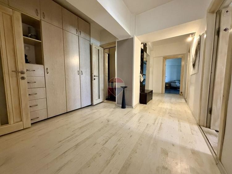 Apartament cu 3 camere decomandat în Brăilei