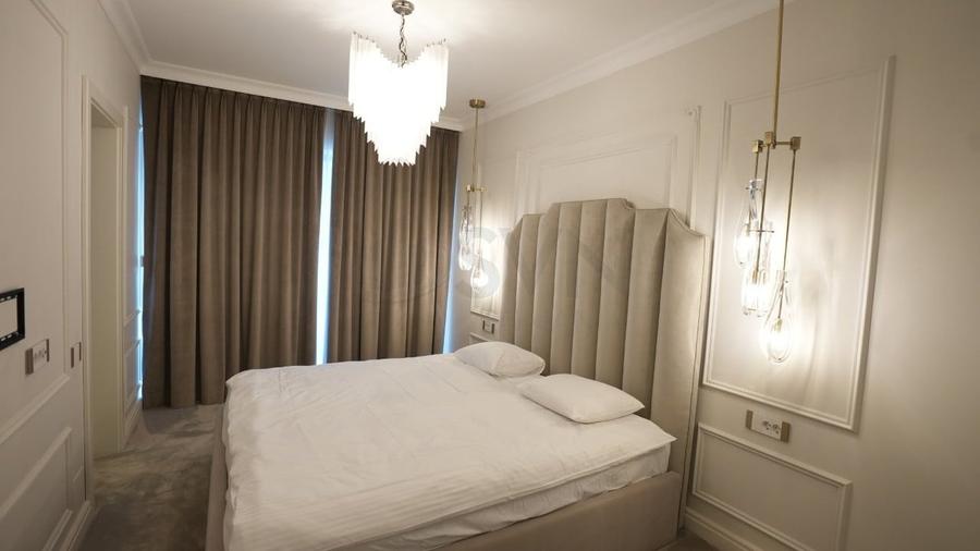 Apartament cu 3 camere semidecomandat, mobilat în Sisești
