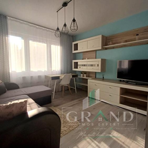 Apartament cu 2 camere decomandat, mobilat în Central