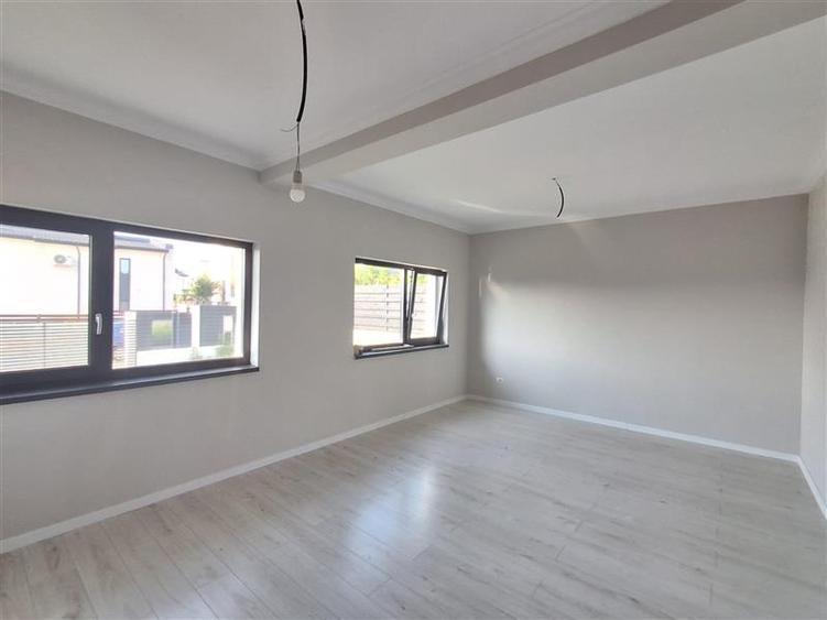Vila duplex de vanzare in Rediu - 3