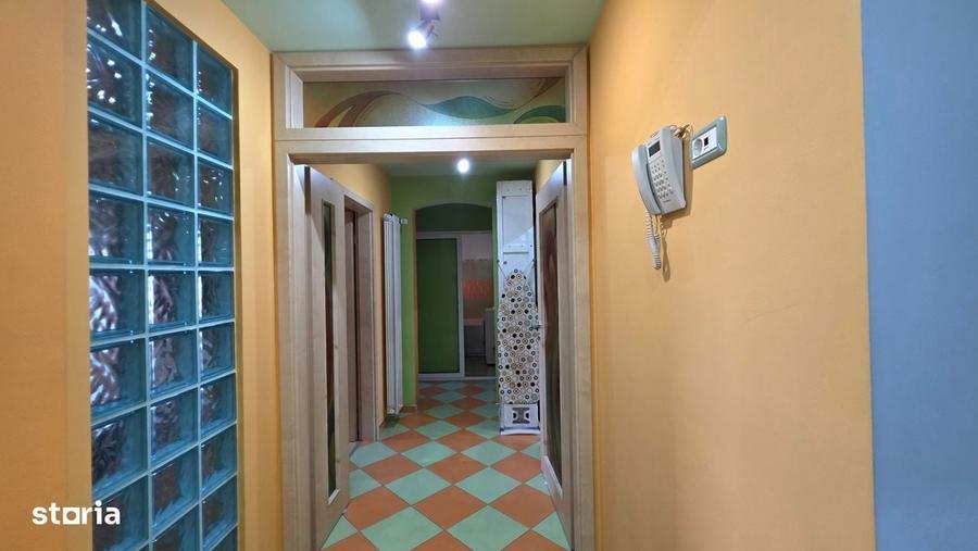 Apartament cu 4 camere decomandat în Complex Studențesc