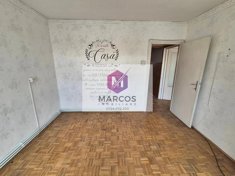Apartament cu 3 camere semidecomandat în Cuptoare (Reșița)