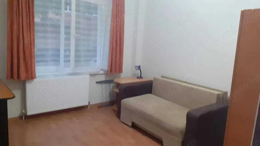 Garsonieră decomandată în Tudor