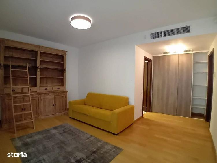 Apartament cu 3 camere semidecomandat în Clucerului