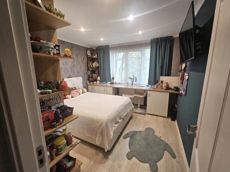 Apartament cu 3 camere decomandat, mobilat în Tătărași