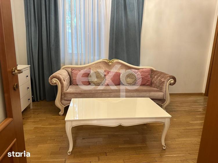 Apartament cu 5 camere decomandat, mobilat în Romană