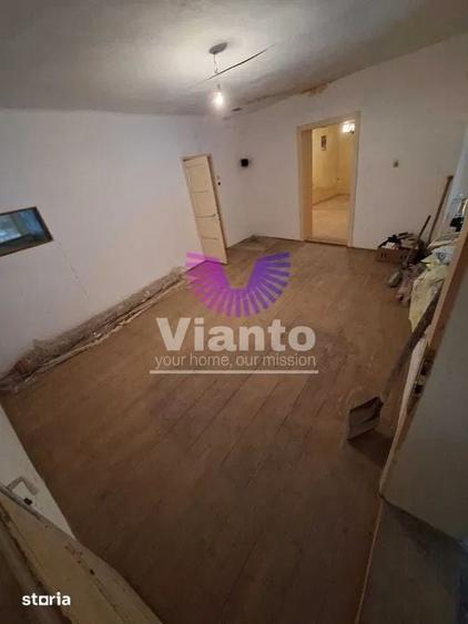 Casă cu 5 camere cu Teren 482 Mp în Central