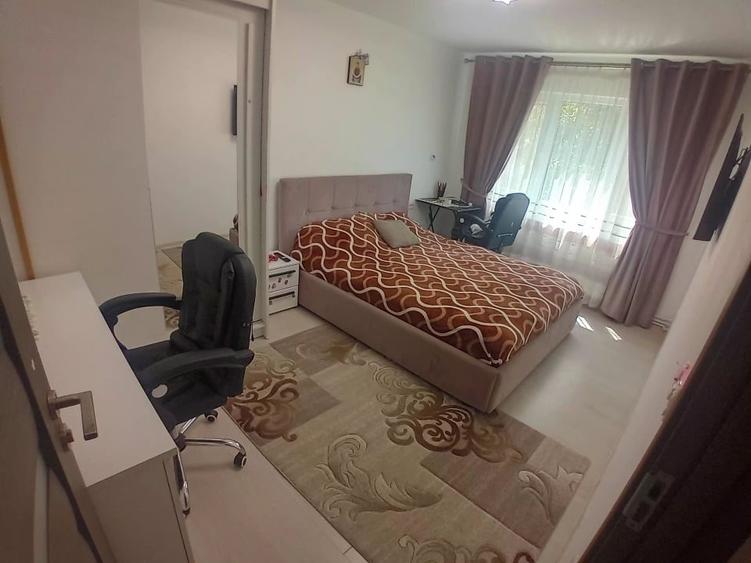 Apartament cu 4 camere decomandat, mobilat în Șagului