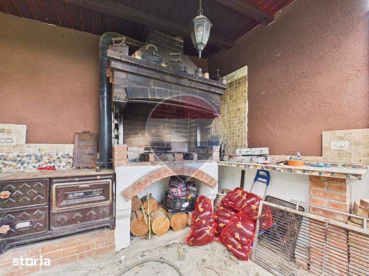 Casă cu 4 camere cu Teren 400 Mp în Central