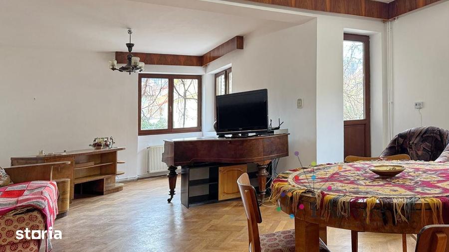 Casă cu 5 camere cu Teren 422 Mp în Bartolomeu