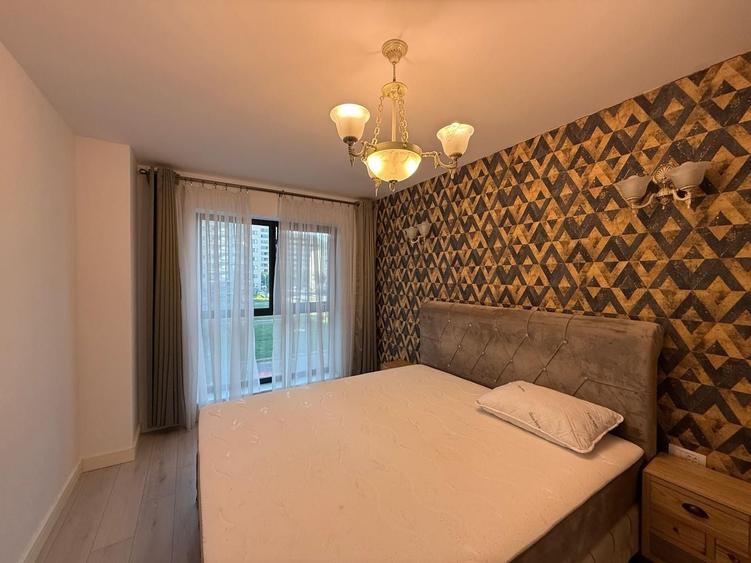 Apartament cu 3 camere semidecomandat, mobilat în Pipera