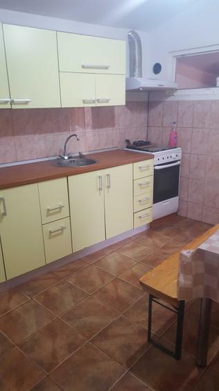 Casă cu 4 camere în Berceni