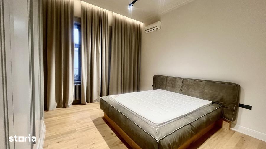 Apartament cu 3 camere semidecomandat în P-ța Victoriei