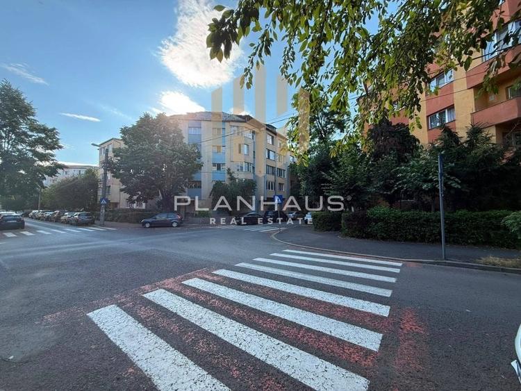 Apartament cu 3 camere decomandat în Traian