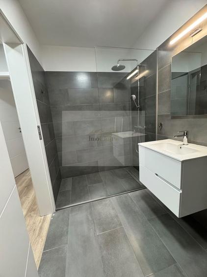 Apartament cu 2 camere semidecomandat, mobilat în Semicentral