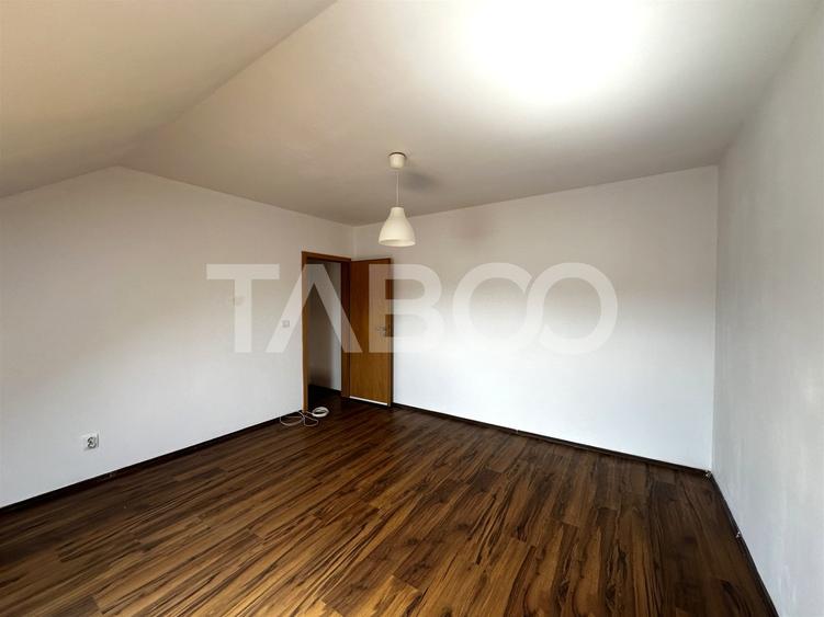 Apartament cu 2 camere decomandat în Ștrand