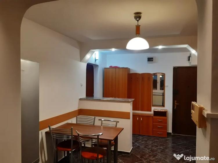 Apartament cu 2 camere decomandat în Apărătorii Patriei