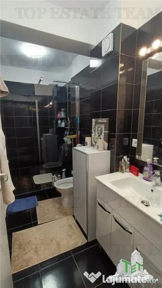 Apartament cu 2 camere semidecomandat, mobilat în Central