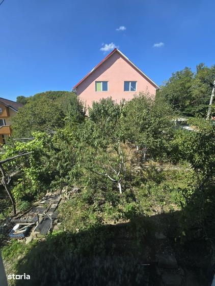 Casă cu 3 camere cu Teren 300 Mp în Central