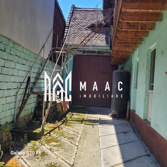 Casă cu 12 camere cu Canalizare în Central