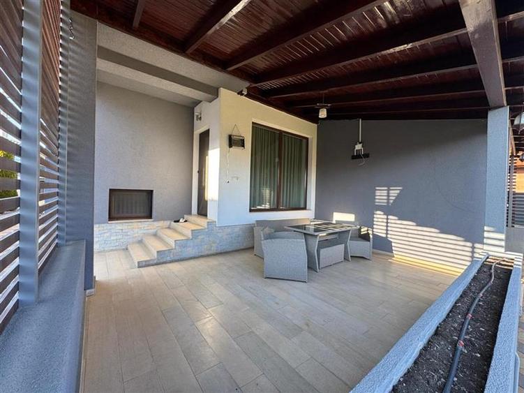Casă individuală cu 4 camere cu Canalizare în Exterior Sud