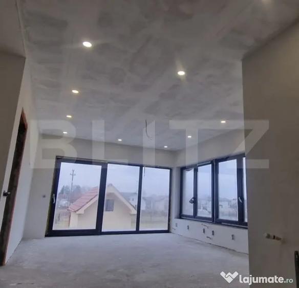 Casă cu 6 camere cu Teren 900 Mp în Central
