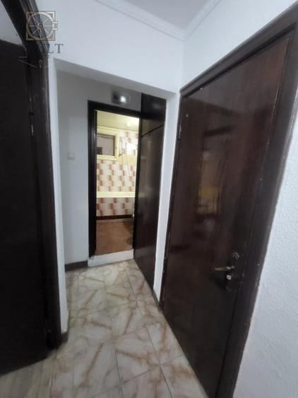 Apartament cu 3 camere decomandat în Rahova