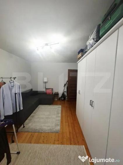 Apartament cu 3 camere semidecomandat în Nufărul