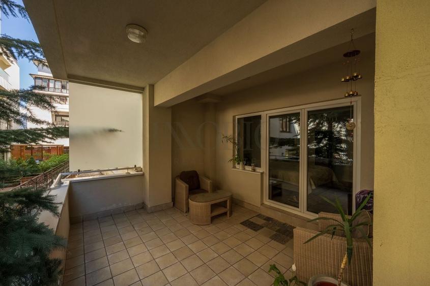 Apartament cu 4 camere, mobilat în Herăstrău