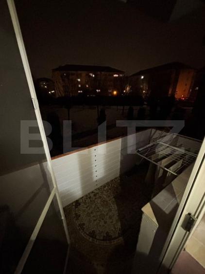 Apartament cu 2 camere semidecomandat, mobilat în Independenței