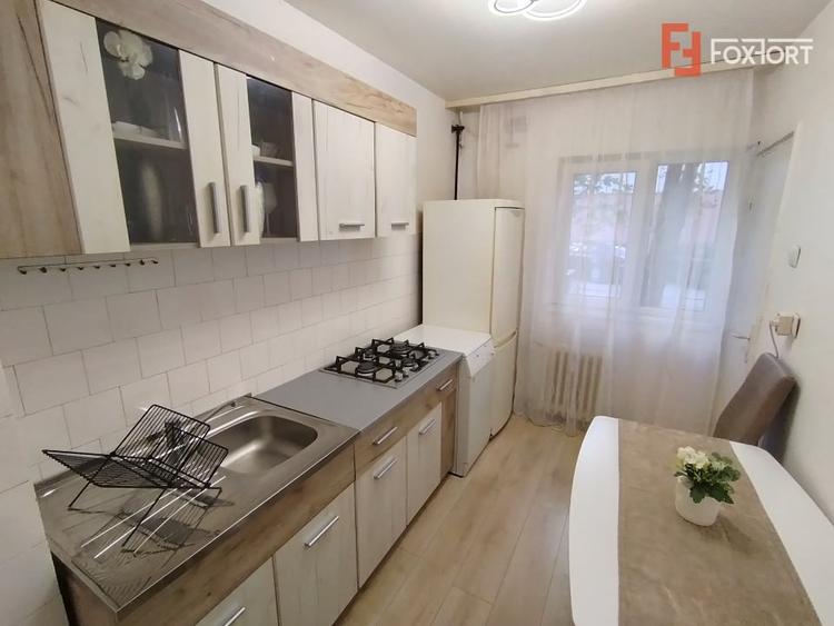 Apartament cu 2 camere semidecomandat, mobilat în Girocului