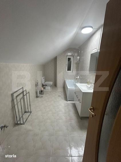 Casă cu 4 camere în Ciupercenii Noi