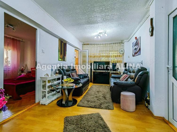 Apartament cu 2 camere decomandat în Decebal