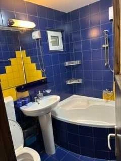 Apartament cu 3 camere semidecomandat în Ștefan cel Mare