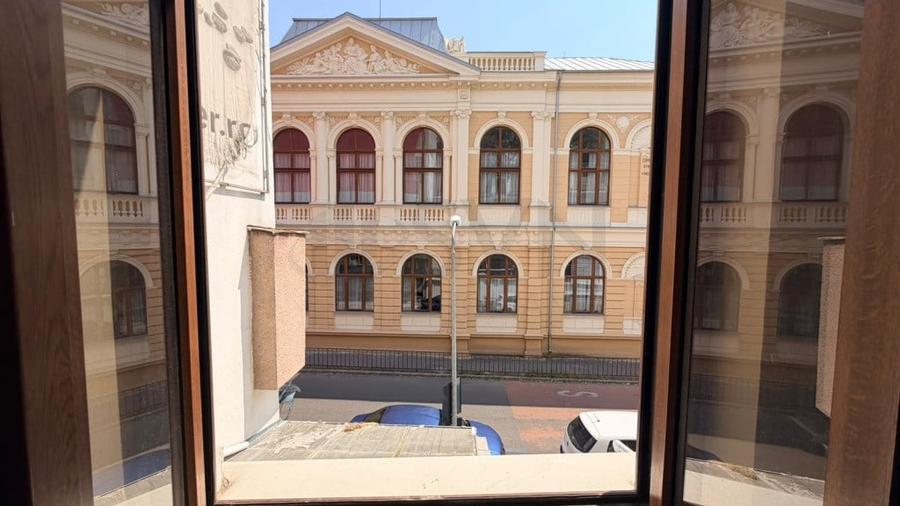 Casă cu 5 camere cu Teren 50 Mp în Unirii