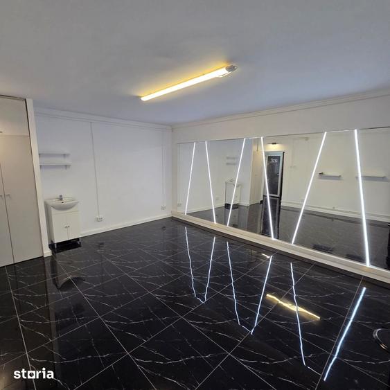 Apartament cu 3 camere în Plopilor