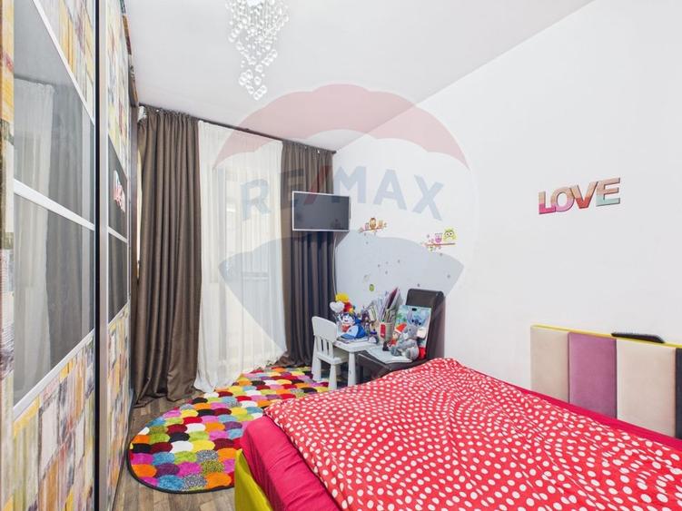 Apartament cu 3 camere decomandat, mobilat în Sălaj