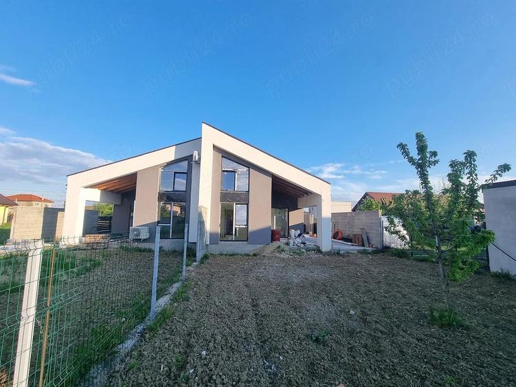 Casă cu Teren 440 Mp în Ghiroda