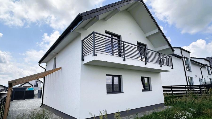 Casă cu 5 camere cu Teren 440 Mp în Șura Mică