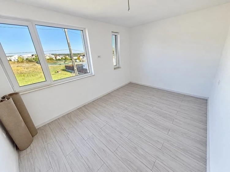 Casă individuală cu 4 camere cu Teren 230 Mp în Valea Lupului