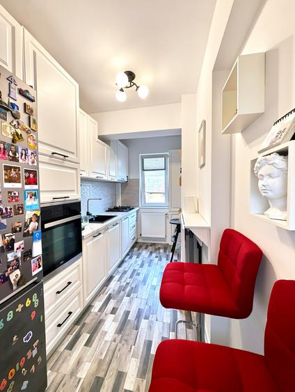 Apartament cu 2 camere decomandat în Titan