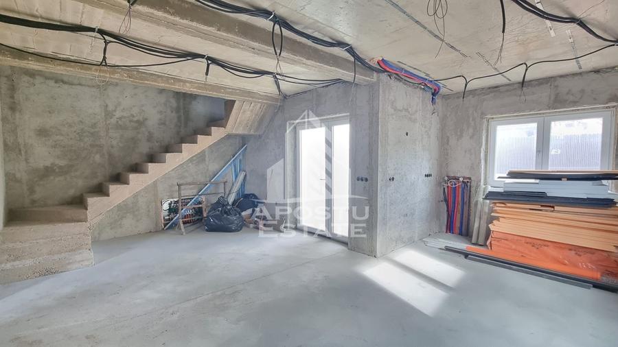 Duplex cu 4 camere cu Canalizare în Giarmata