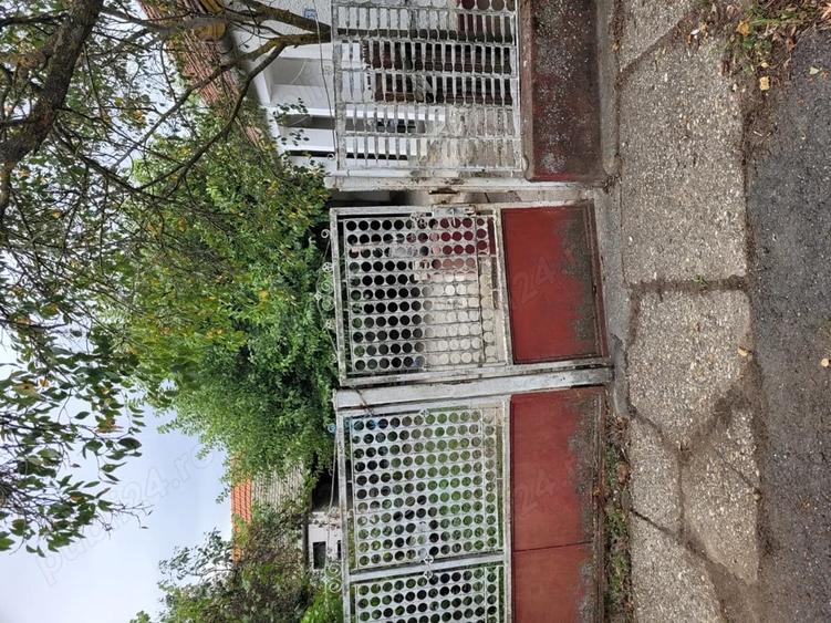Casă cu 5 camere în Murani