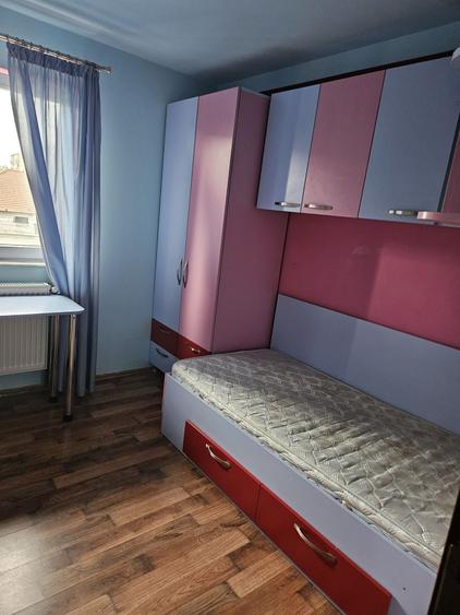 Apartament cu 3 camere semidecomandat în George Enescu