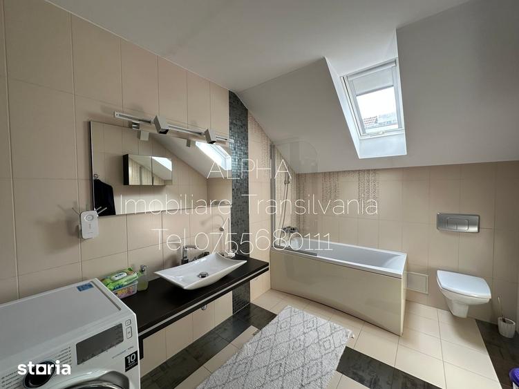 Casă cu 5 camere cu Teren 1000 Mp în Central